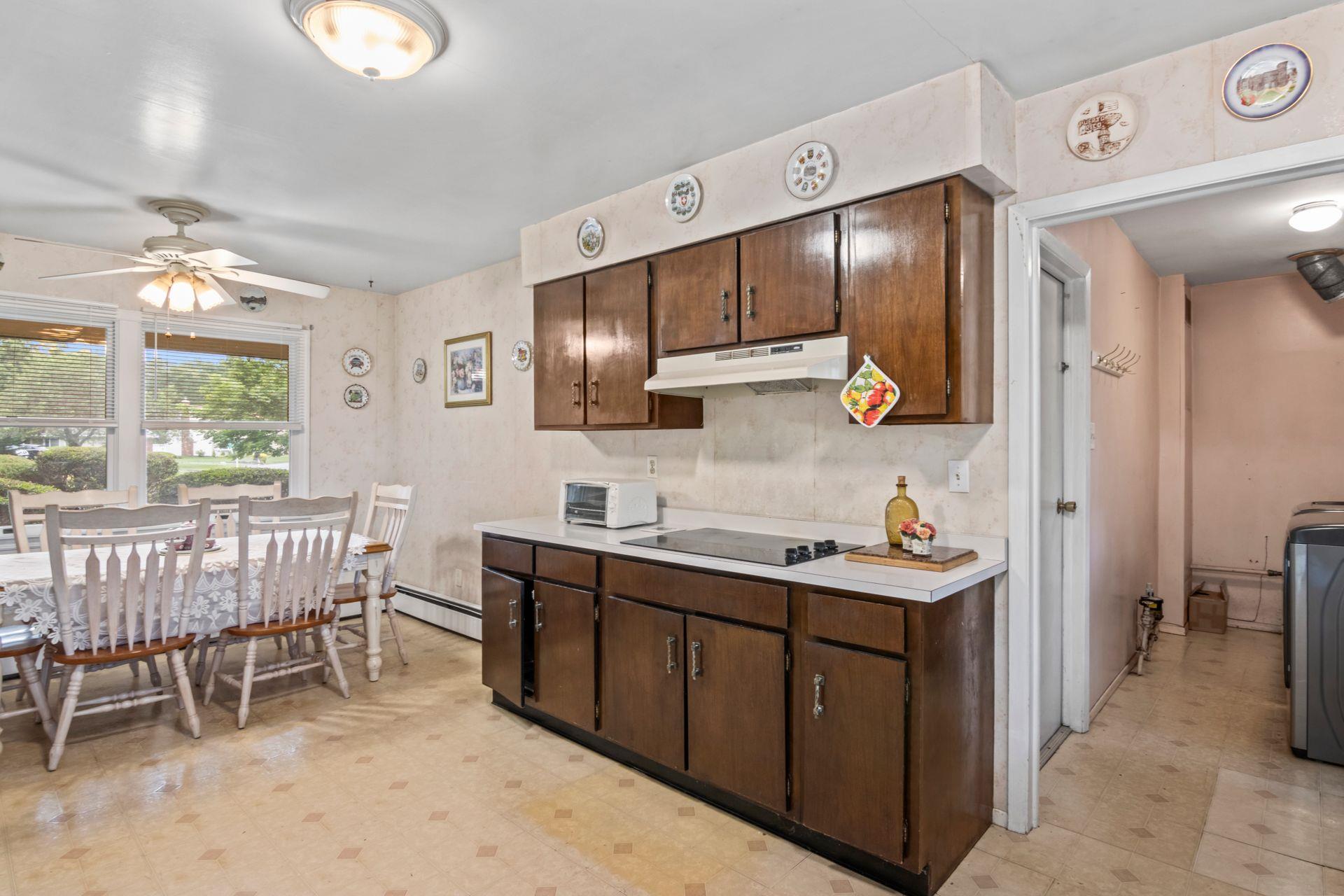 South Setauket, New York, 11720, United States, 3 Bedrooms Bedrooms, ,2 BathroomsBathrooms,Residential,For Sale,1865842