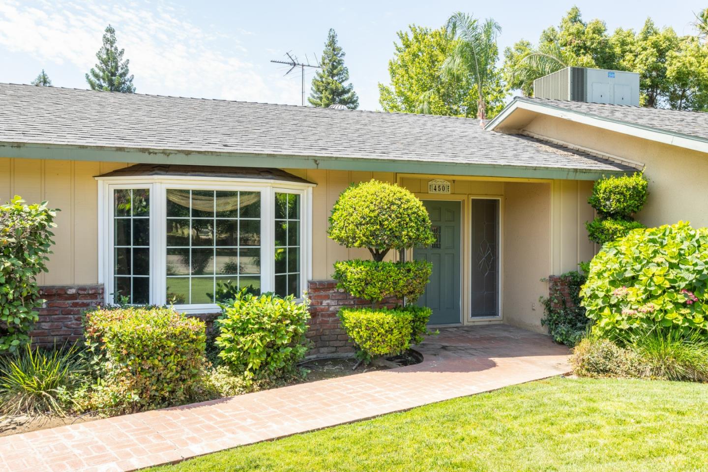Clovis, California, 93611, United States, 4 Bedrooms Bedrooms, ,2 BathroomsBathrooms,Residential,For Sale,1907507