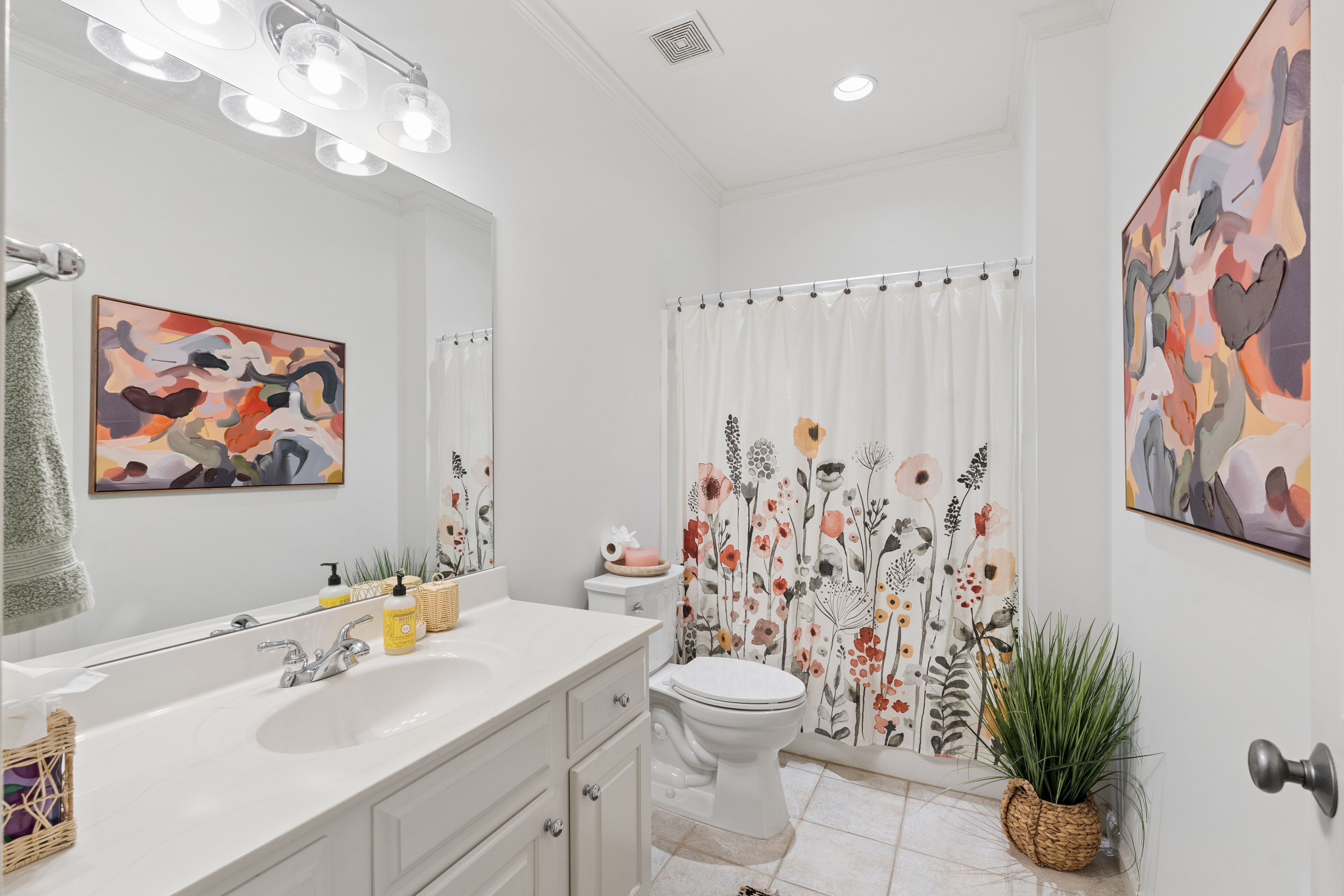  Elegant and Light-filled Townhome in Gated Olde Ivy at Vinings Community - 物件實景