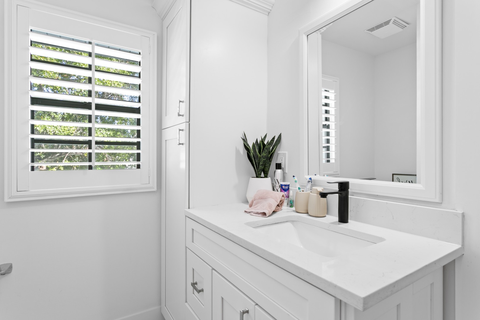 Tampa, Florida, 33629, United States, 4 Bedrooms Bedrooms, ,5 BathroomsBathrooms,Residential,For Sale,2010401