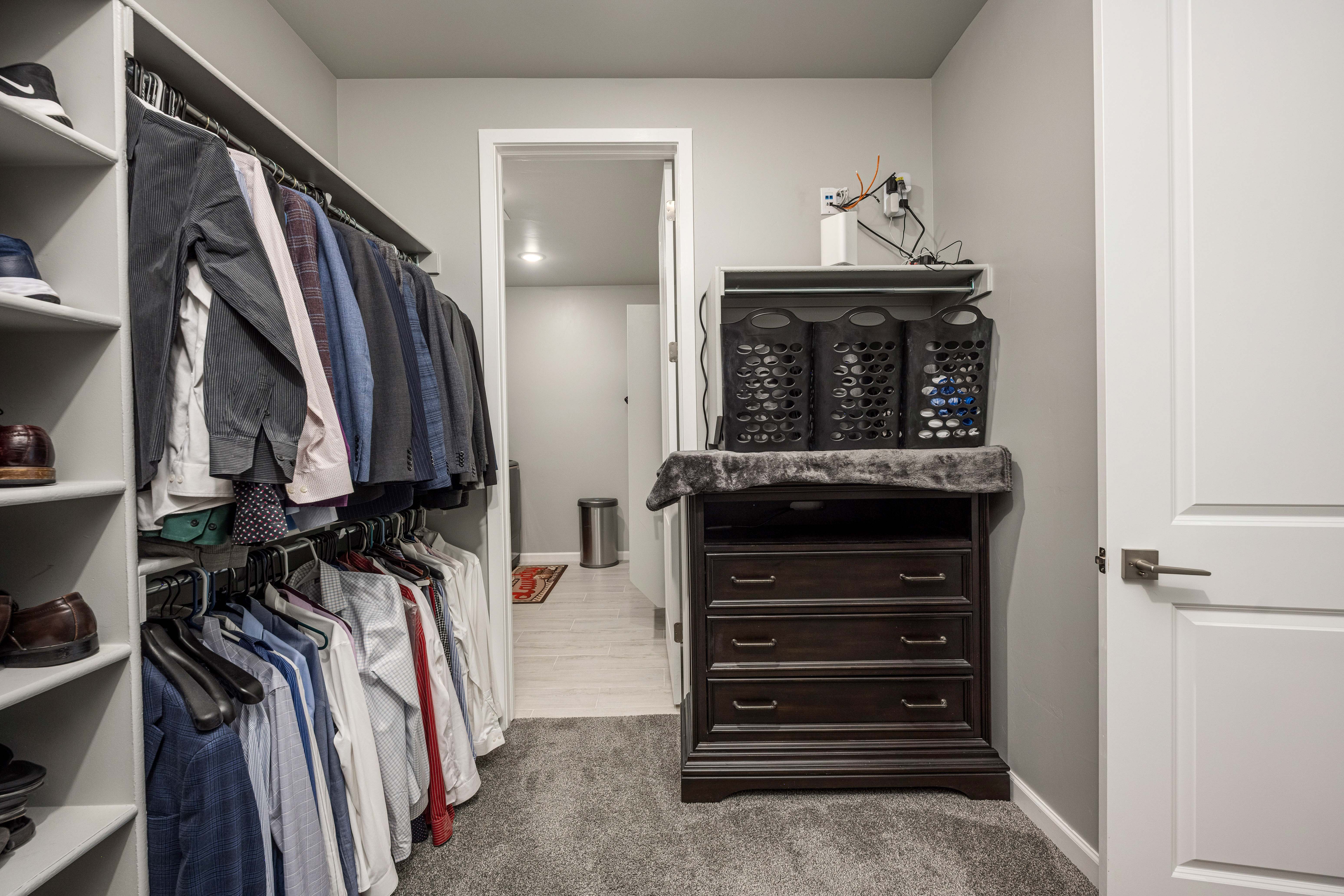 Las Cruces, New Mexico, 88011, United States, 5 Bedrooms Bedrooms, ,3 BathroomsBathrooms,Residential,For Sale,1983891