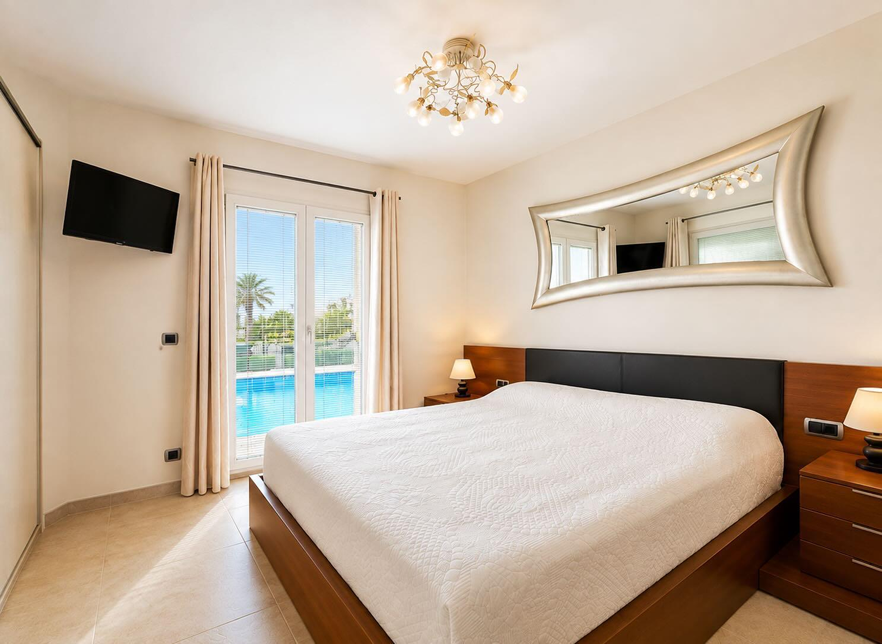  Contemporary villa with a 24-meter mooring in Santa Margarida, Roses - 物件實景