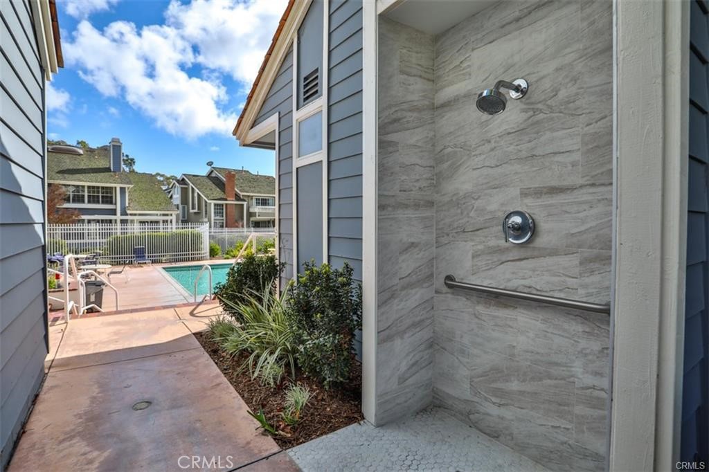 Long Beach, California, 90803, United States, 2 Bedrooms Bedrooms, ,3 BathroomsBathrooms,Residential,For Sale,1917947