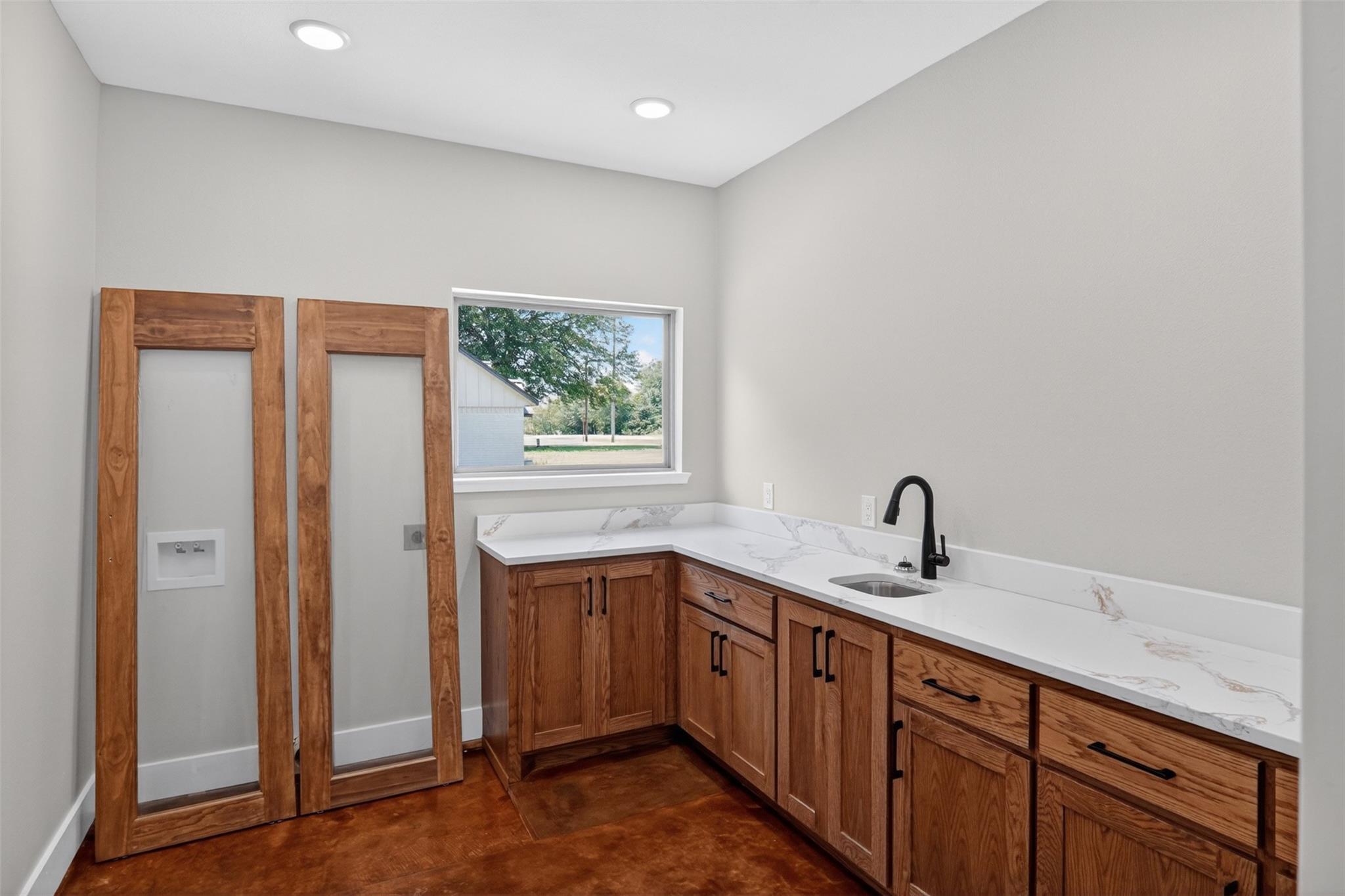 Paris, Texas, 75462, United States, 4 Bedrooms Bedrooms, ,4 BathroomsBathrooms,Residential,For Sale,2049414