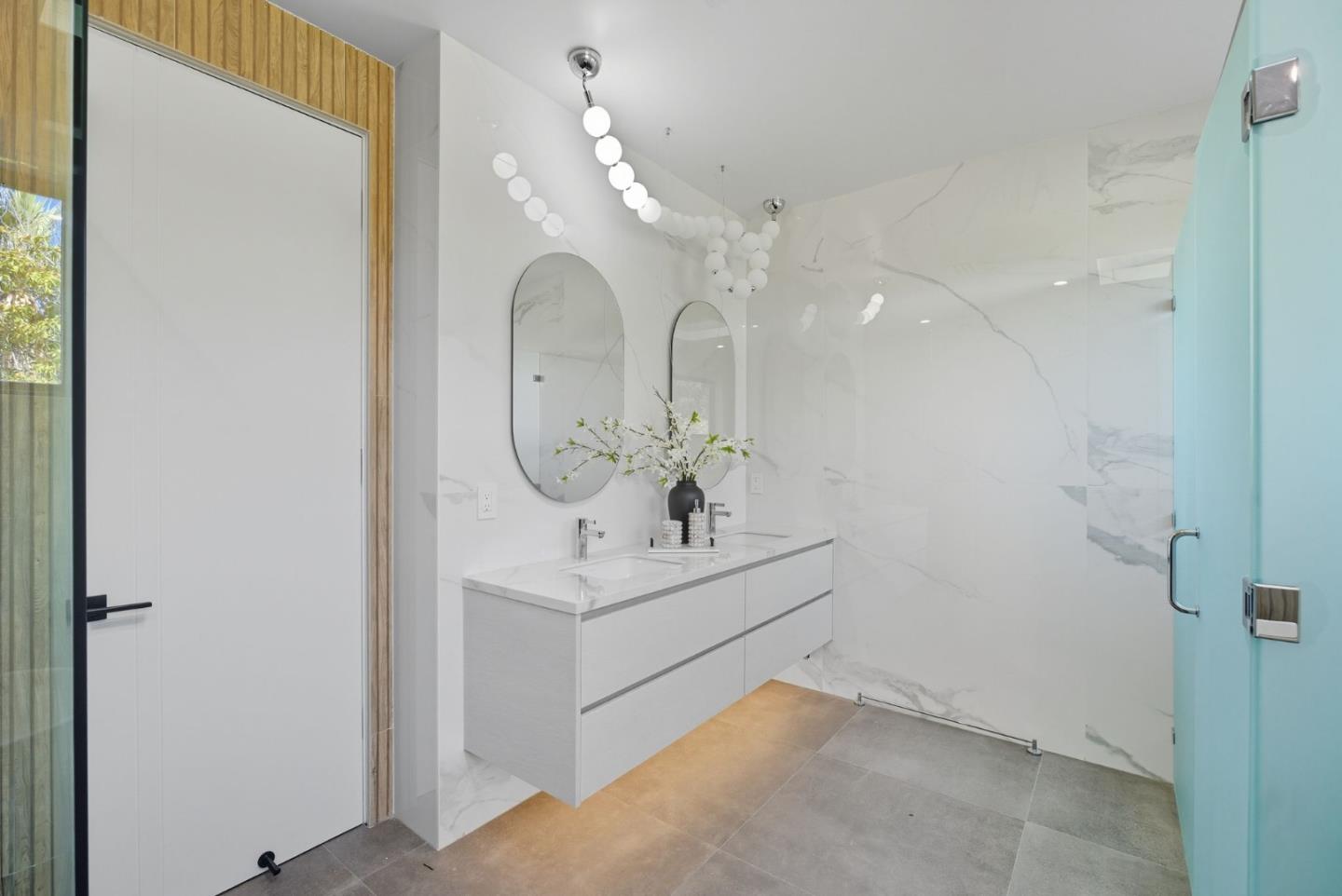 Menlo Park, California, 94025, United States, 6 Bedrooms Bedrooms, ,7 BathroomsBathrooms,Residential,For Sale,1947482