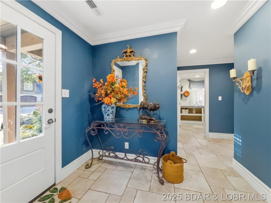 Camdenton, Missouri, 65020, United States, 4 Bedrooms Bedrooms, ,5 BathroomsBathrooms,Residential,For Sale,1989122