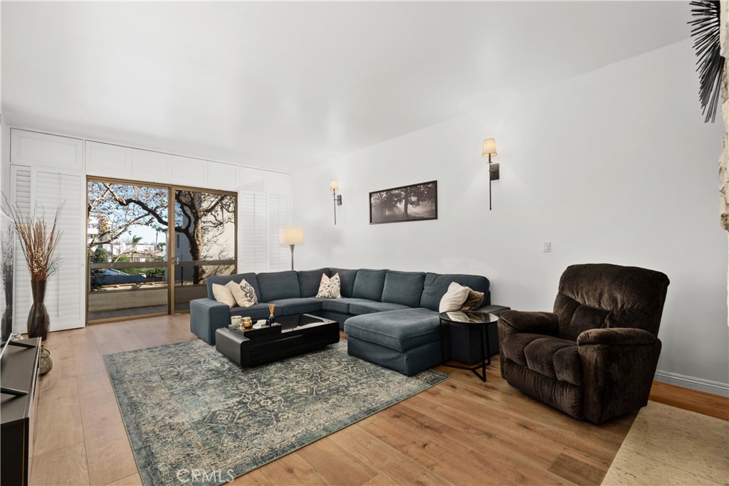 Beverly Hills, California, 90212, United States, 2 Bedrooms Bedrooms, ,2 BathroomsBathrooms,Residential,For Sale,1912615
