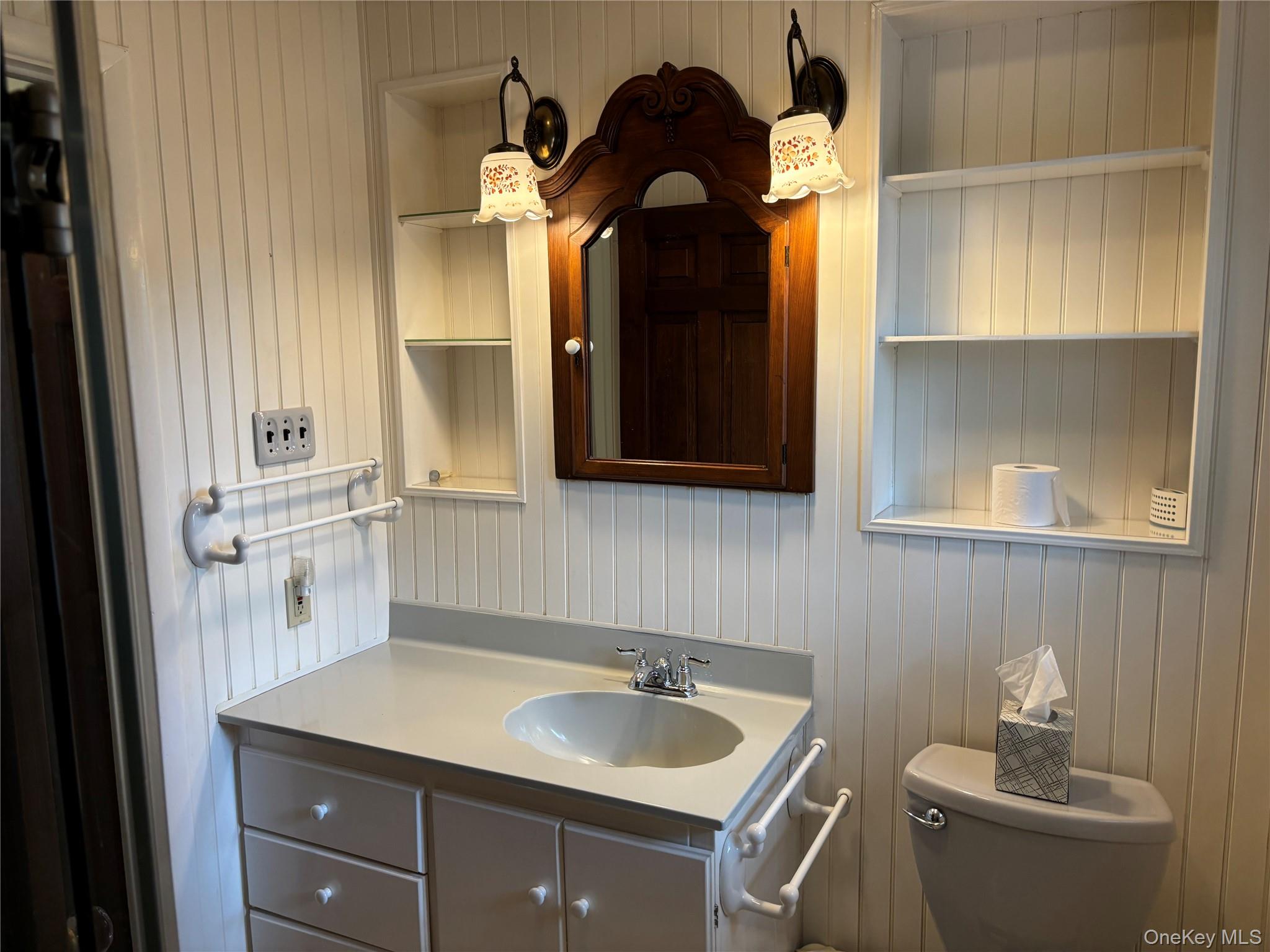 Wading River, New York, 11792, United States, 4 Bedrooms Bedrooms, ,2 BathroomsBathrooms,Residential,For Sale,1941078
