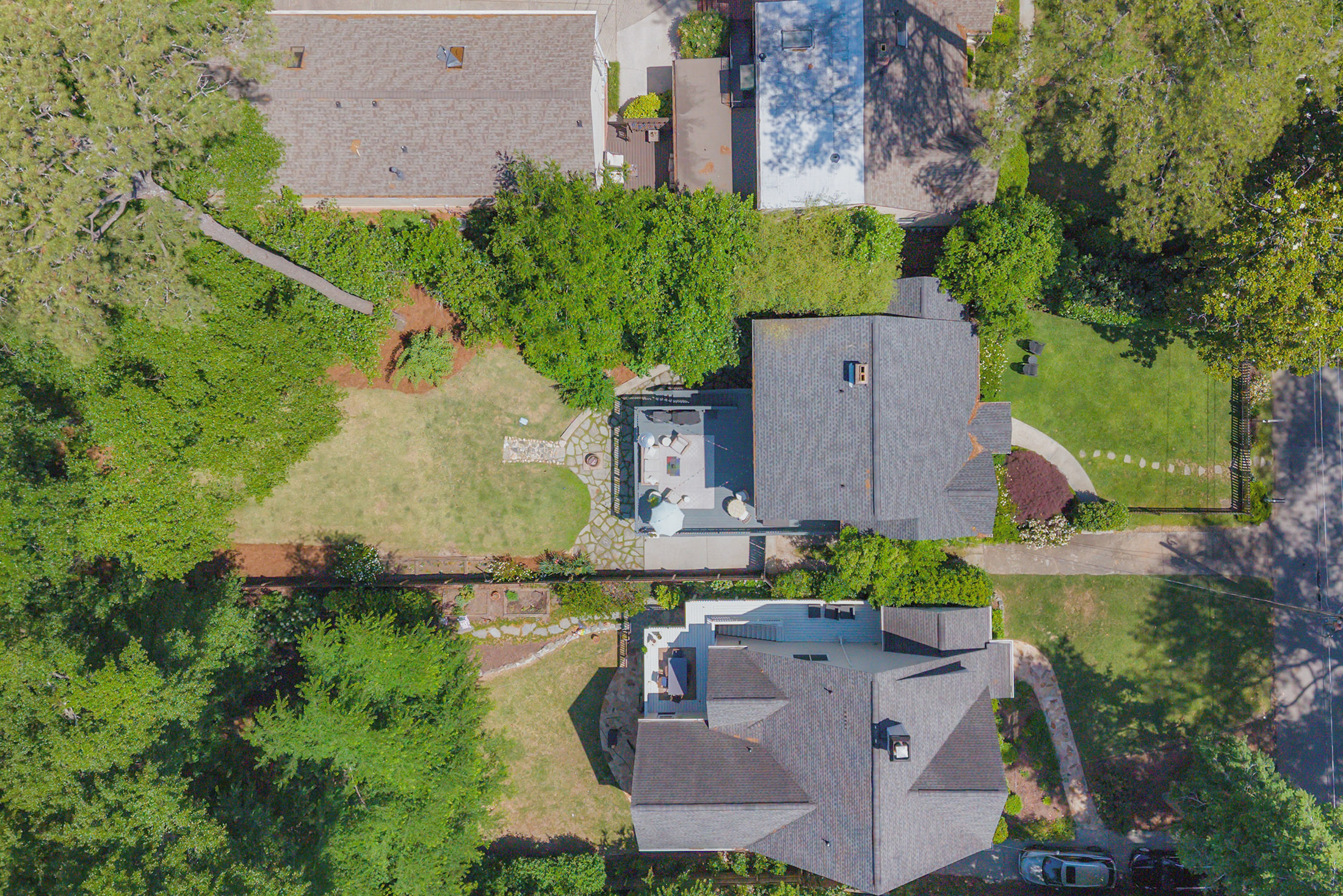  Charming Cottage in the Heart of Sought-after Peachtree Hills - 物件實景