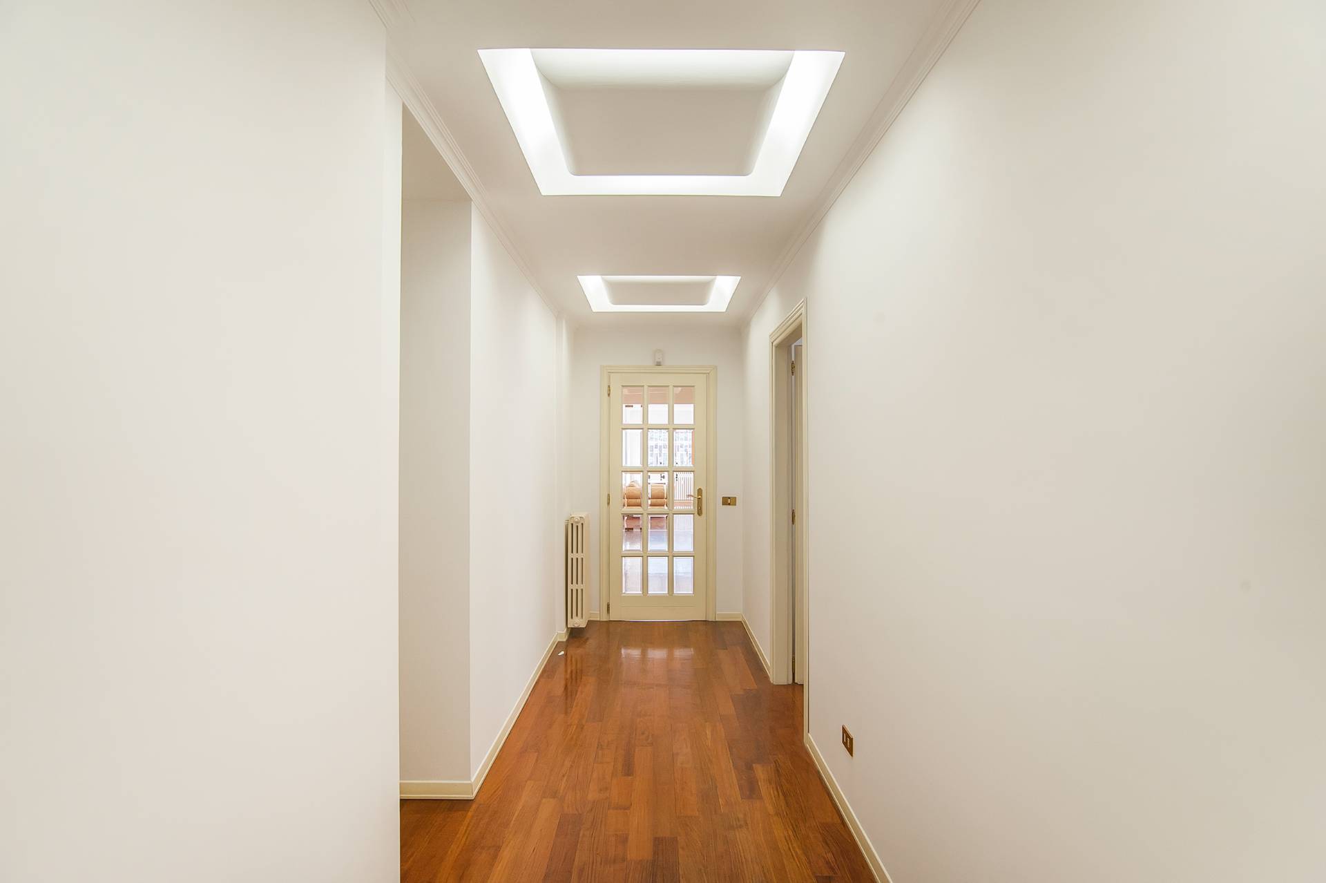 Roma, Roma, 00100, IT, 5 Bedrooms Bedrooms, ,3 BathroomsBathrooms,Residential,For Sale,1738705