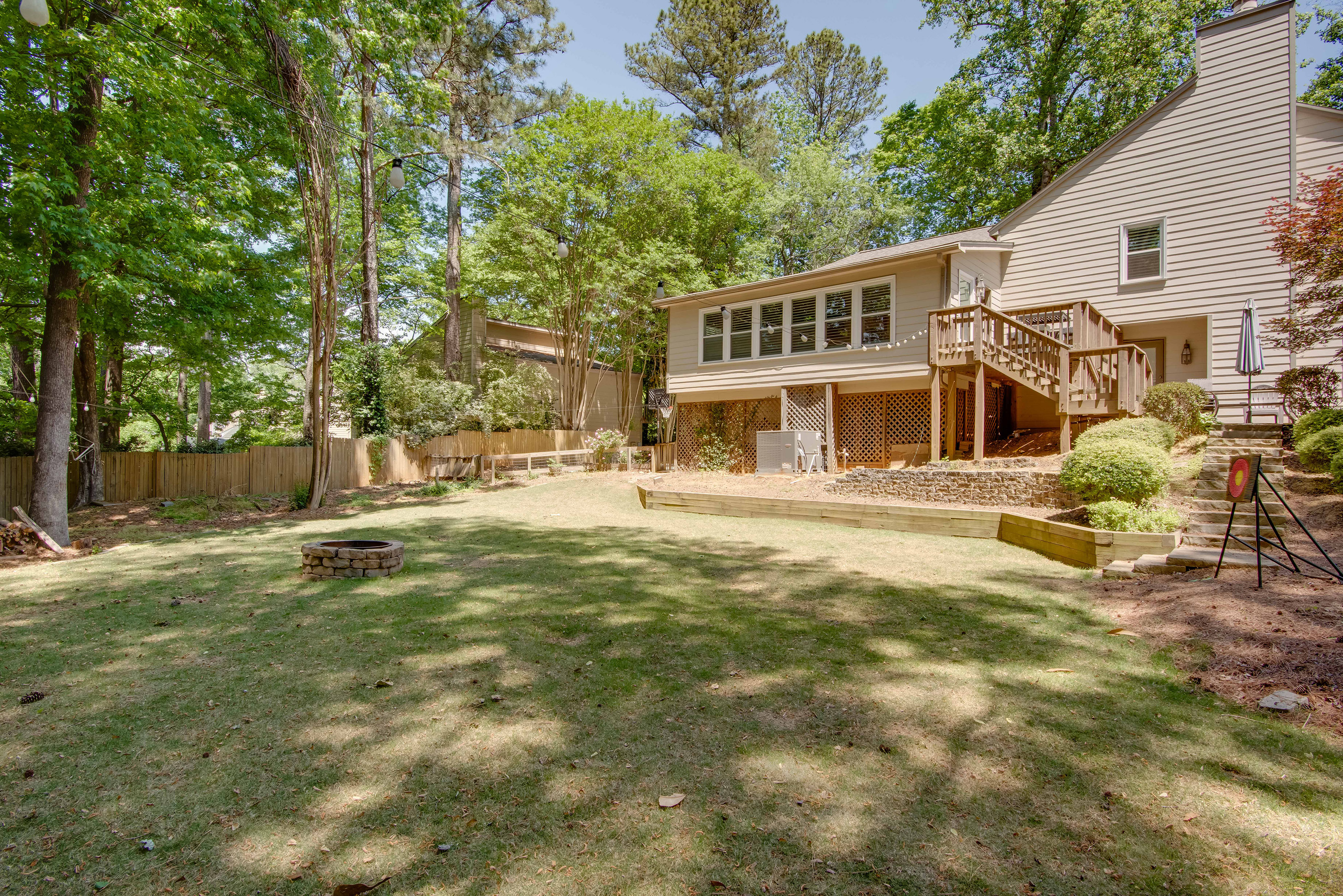  Tucked into an Established Neighborhood in the Heart of Peachtree Corners - 物件實景