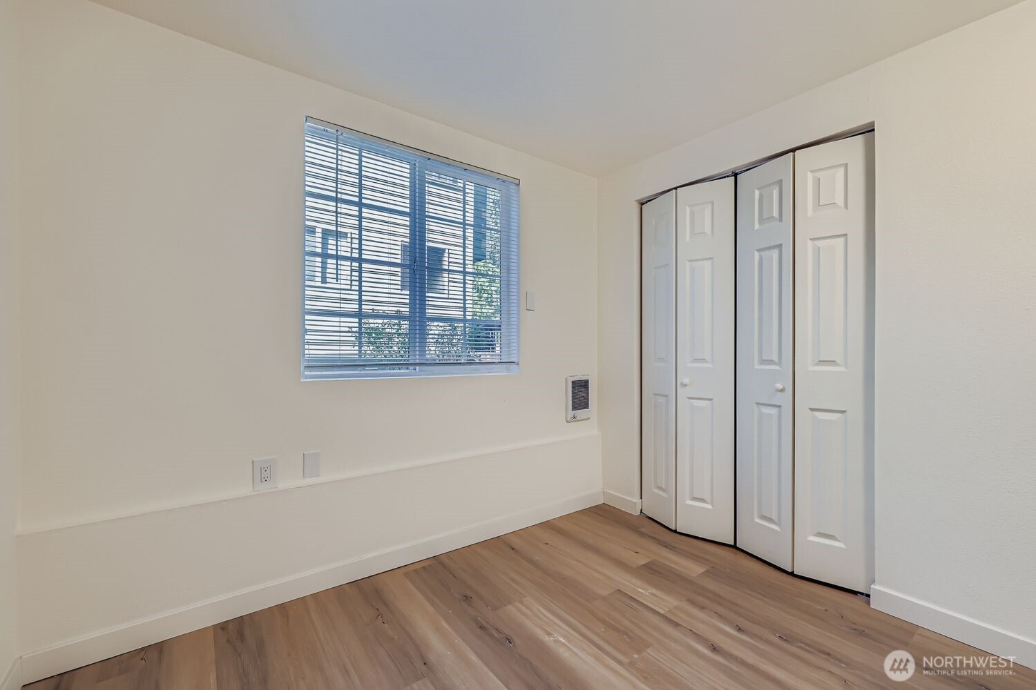 Shoreline, Washington, 98133, United States, 9 Bedrooms Bedrooms, ,1 BathroomBathrooms,Residential,For Sale,1984039