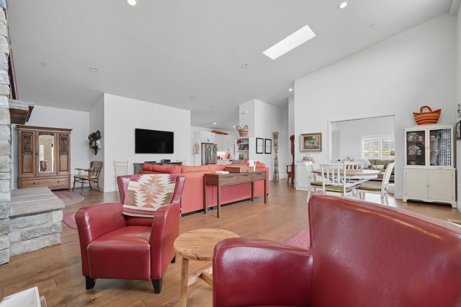 Mountain Ranch, California, 95246, United States, 4 Bedrooms Bedrooms, ,3 BathroomsBathrooms,Residential,For Sale,1976559