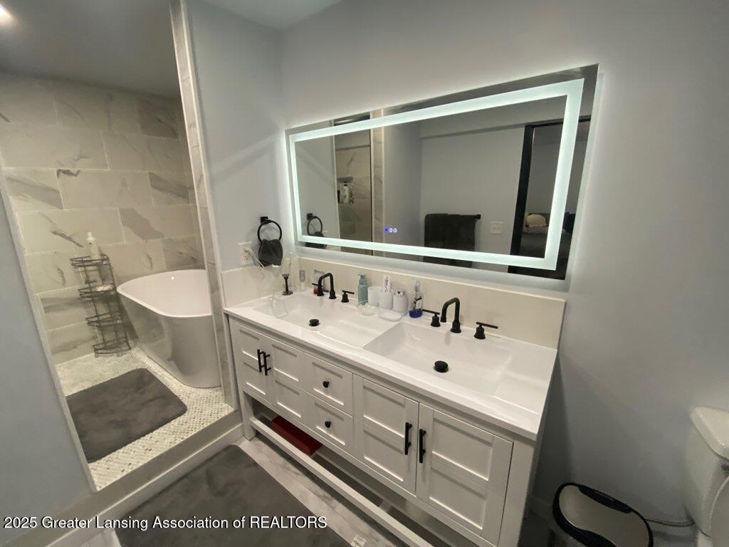 Eagle, Michigan, 48822, United States, 4 Bedrooms Bedrooms, ,4 BathroomsBathrooms,Residential,For Sale,1807523