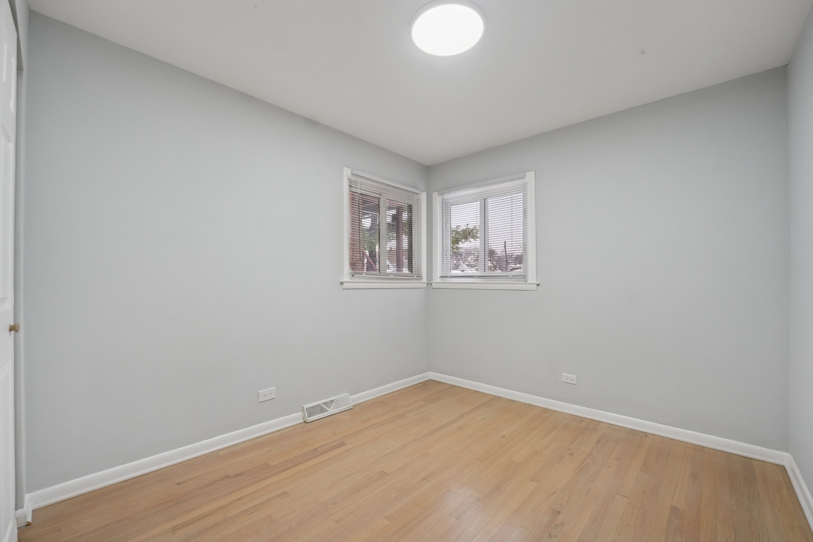 Cicero, Illinois, 60804, United States, 8 Bedrooms Bedrooms, ,Residential,For Sale,2000949