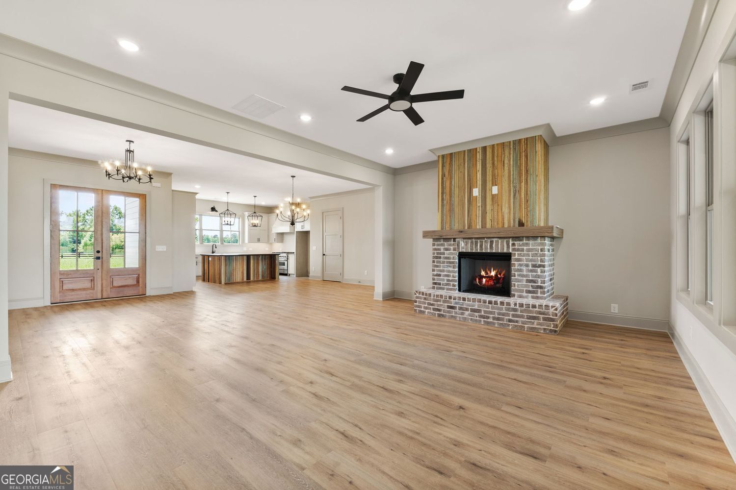 Barnesville, Georgia, 30204, United States, 4 Bedrooms Bedrooms, ,4 BathroomsBathrooms,Residential,For Sale,1859090