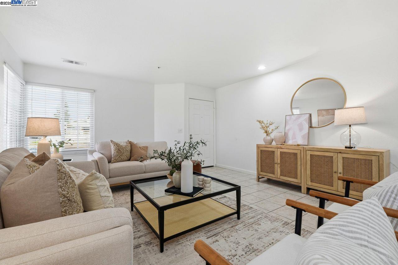 Union City, California, 94587, United States, 3 Bedrooms Bedrooms, ,2 BathroomsBathrooms,Residential,For Sale,2002943