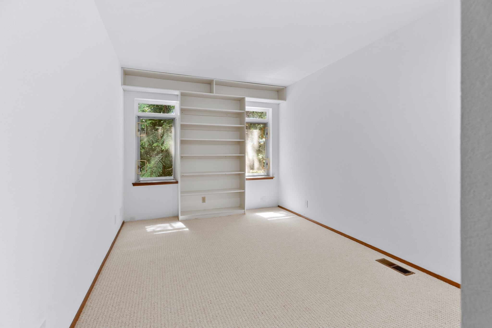  10095 NE Knight Rd, Bainbridge Island, WA 98110 - 物件實景