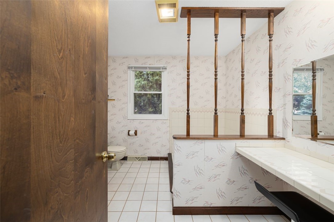 Cranston, Rhode Island, 02921, United States, 3 Bedrooms Bedrooms, ,2 BathroomsBathrooms,Residential,For Sale,1940913