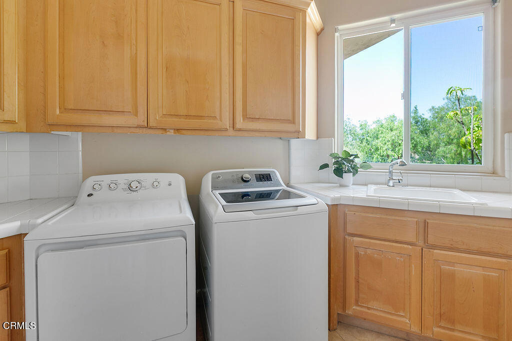 Camarillo, California, 93012, United States, 5 Bedrooms Bedrooms, ,4 BathroomsBathrooms,Residential,For Sale,1885935