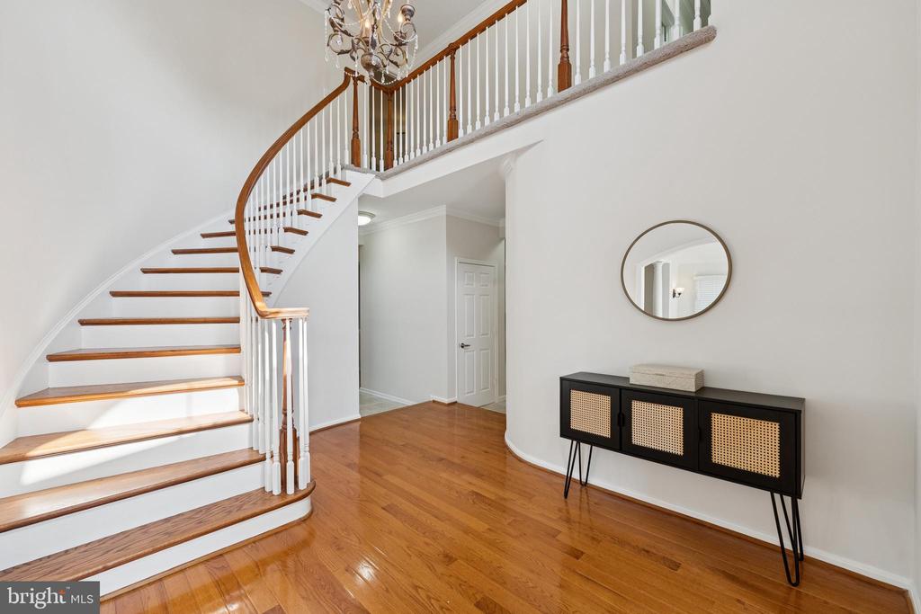 Fairfax Station, Virginia, 22039, United States, 5 Bedrooms Bedrooms, ,4 BathroomsBathrooms,Residential,For Sale,1887245