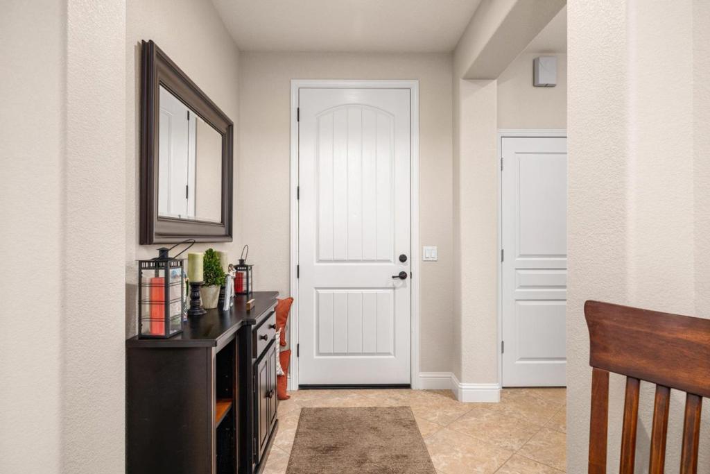 Oakdale, California, 95361, United States, 4 Bedrooms Bedrooms, ,2 BathroomsBathrooms,Residential,For Sale,1981612