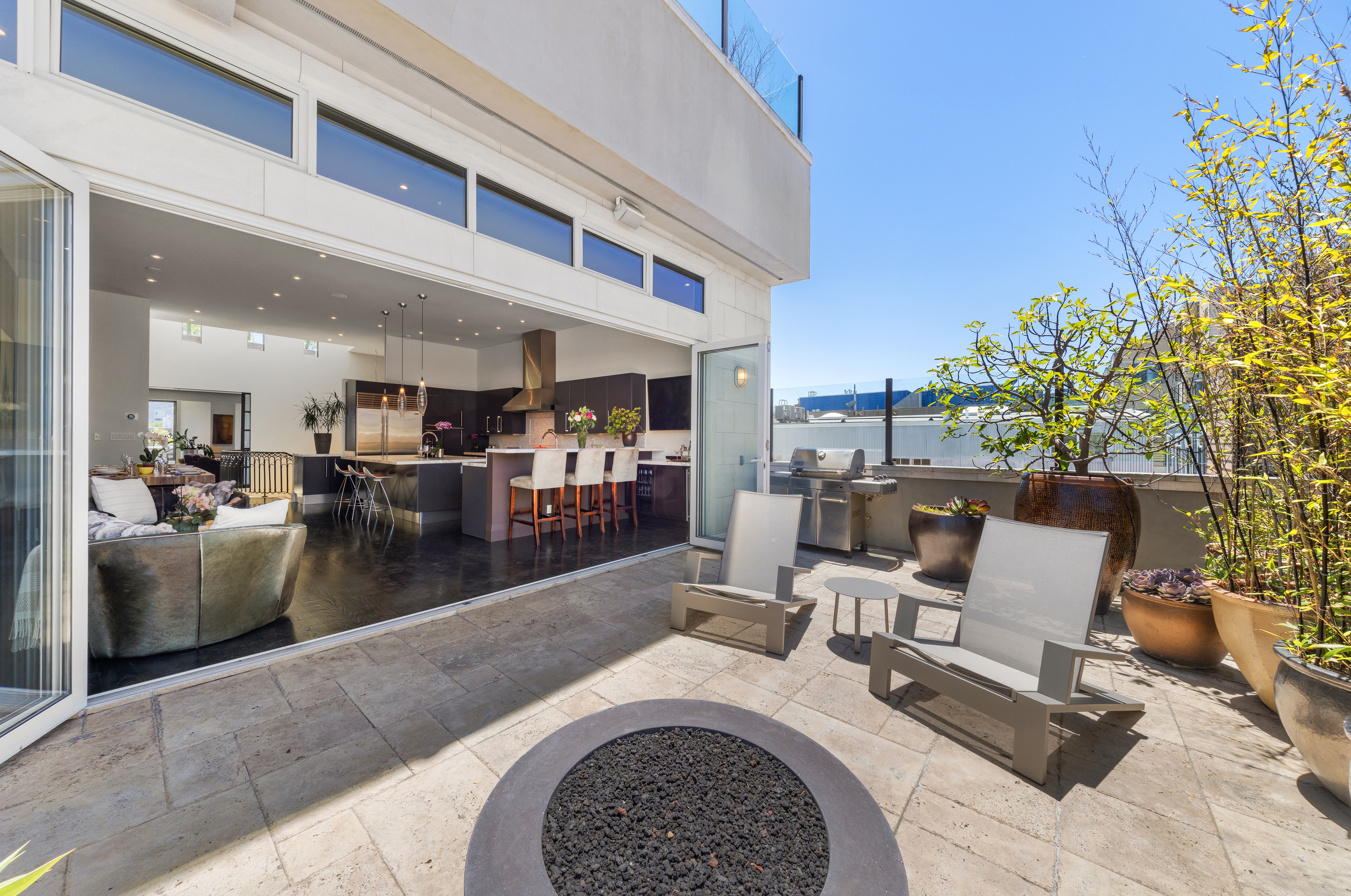  Spectacular Renovated SOMA Home with Rare Museum-Like 7-Car Garage - 物件實景