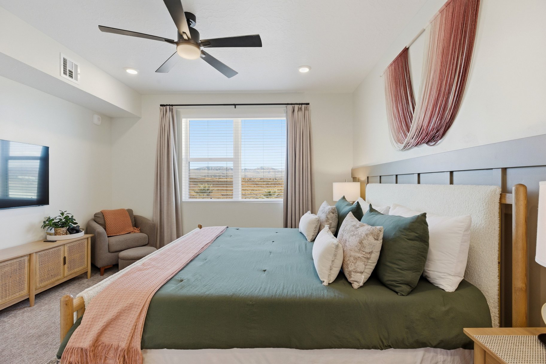  Top-Floor Desert Color Retreat With Lagoon Access & Views - 物件實景