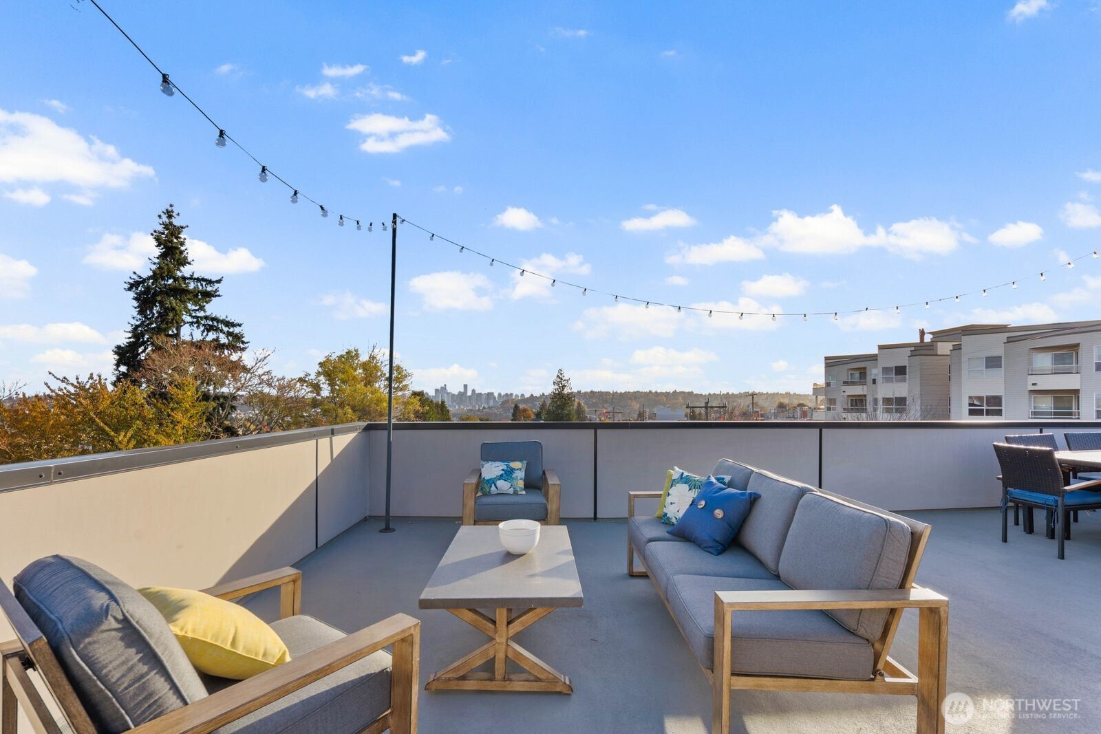 Seattle, Washington, 98103, United States, 3 Bedrooms Bedrooms, ,2 BathroomsBathrooms,Residential,For Sale,1990926