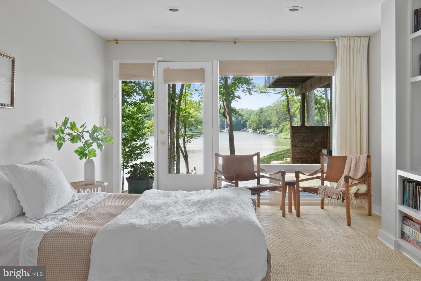 Annapolis, Maryland, 21403, United States, 5 Bedrooms Bedrooms, ,4 BathroomsBathrooms,Residential,For Sale,1895368