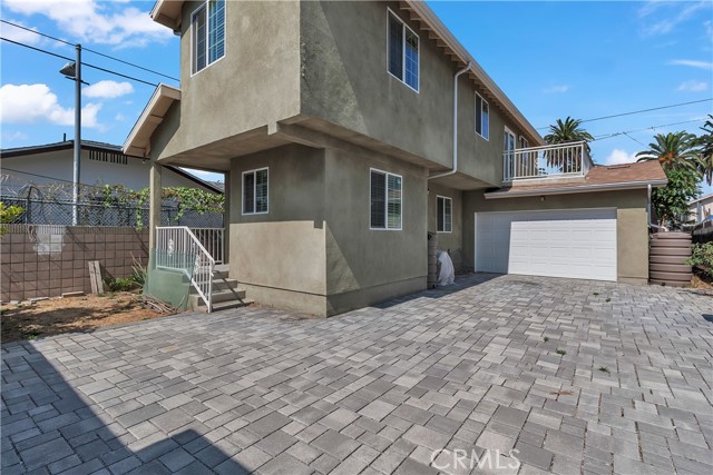 Los Angeles, California, 90062, United States, 5 Bedrooms Bedrooms, ,Residential,For Sale,1975907