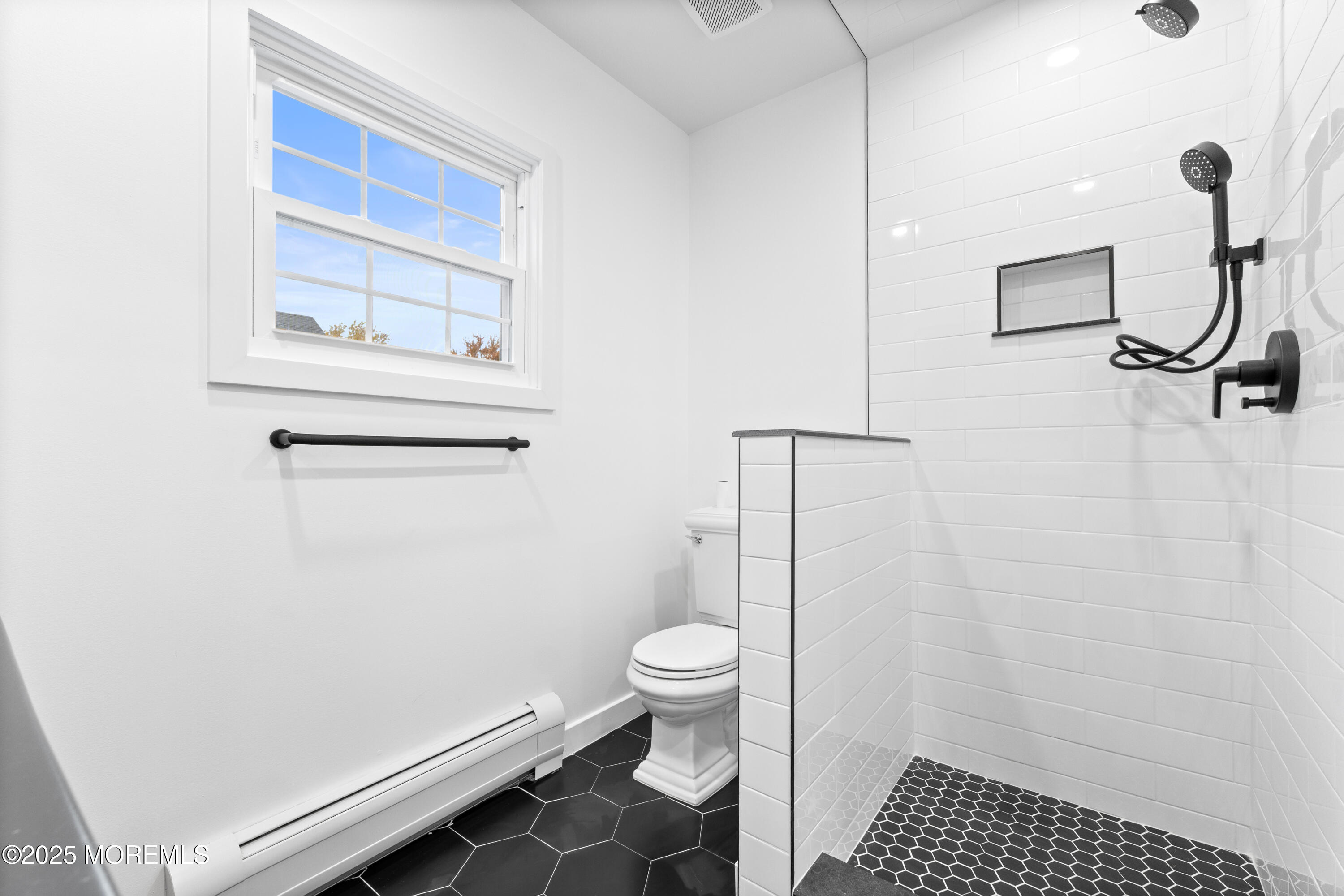 Middletown, New Jersey, 07748, United States, 3 Bedrooms Bedrooms, ,3 BathroomsBathrooms,Residential,For Sale,1987371