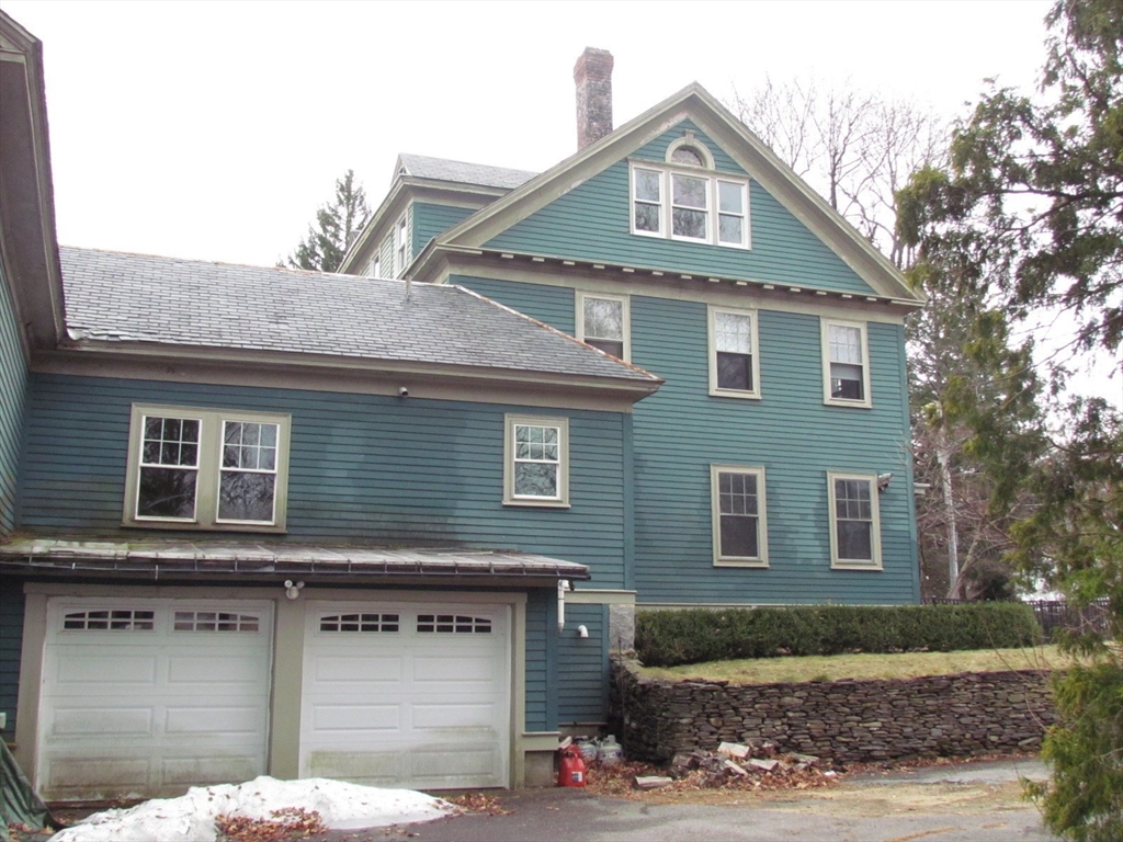 Lunenburg, Massachusetts, 01462, United States, 3 Bedrooms Bedrooms, ,3 BathroomsBathrooms,Residential,For Sale,1967616