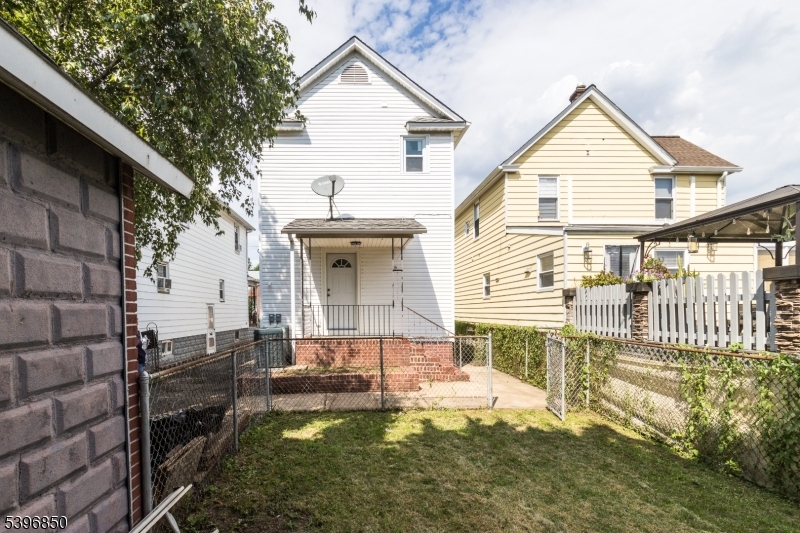 Linden City, New Jersey, 07036, United States, 3 Bedrooms Bedrooms, ,2 BathroomsBathrooms,Residential,For Sale,1991608