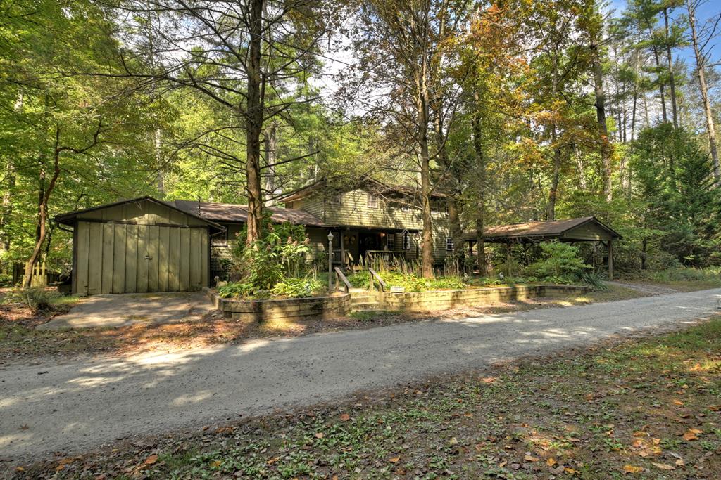 Blue Ridge, Georgia, 30513, United States, 4 Bedrooms Bedrooms, ,4 BathroomsBathrooms,Residential,For Sale,1859104