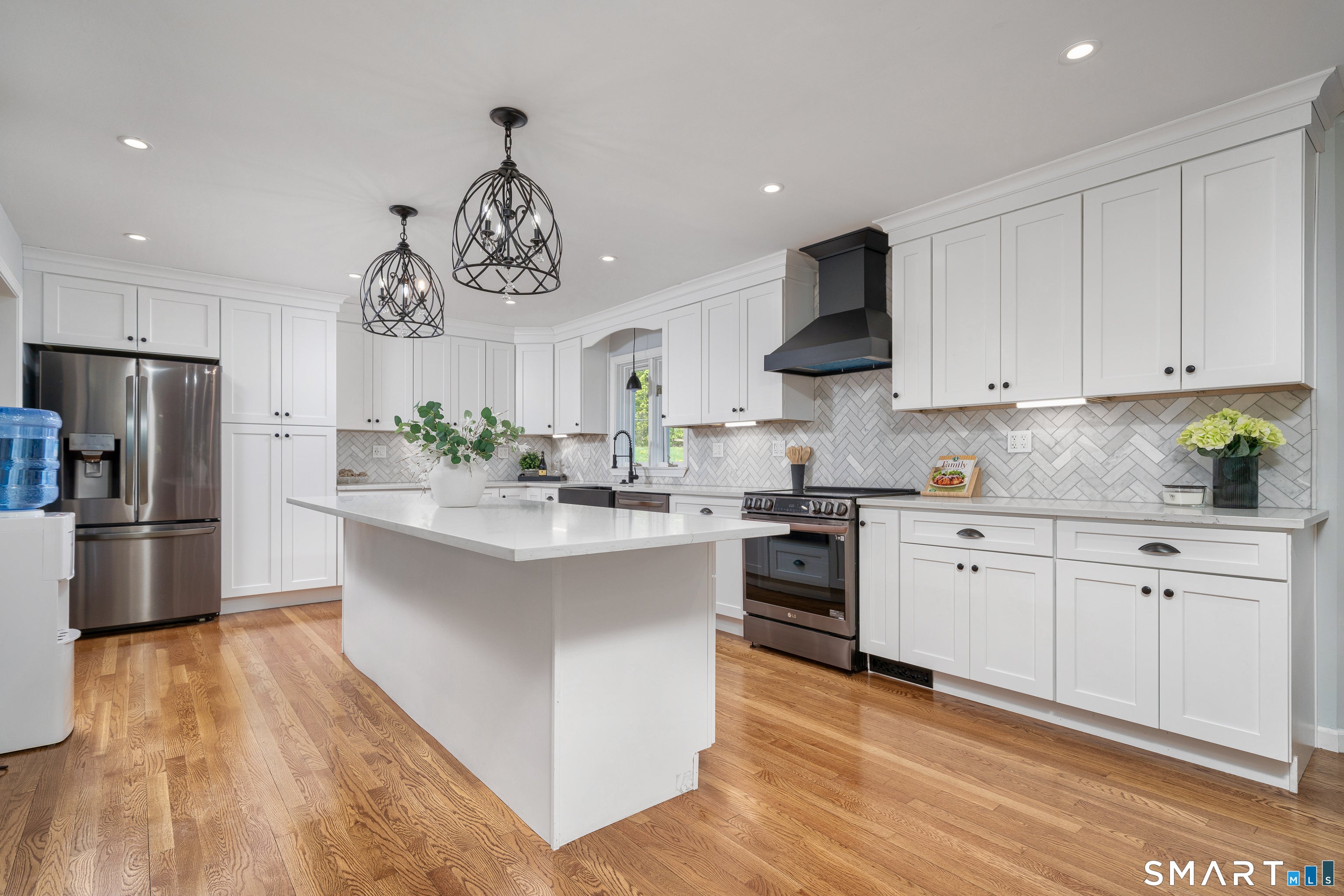 Middletown, Connecticut, 06457, United States, 5 Bedrooms Bedrooms, ,5 BathroomsBathrooms,Residential,For Sale,2042912