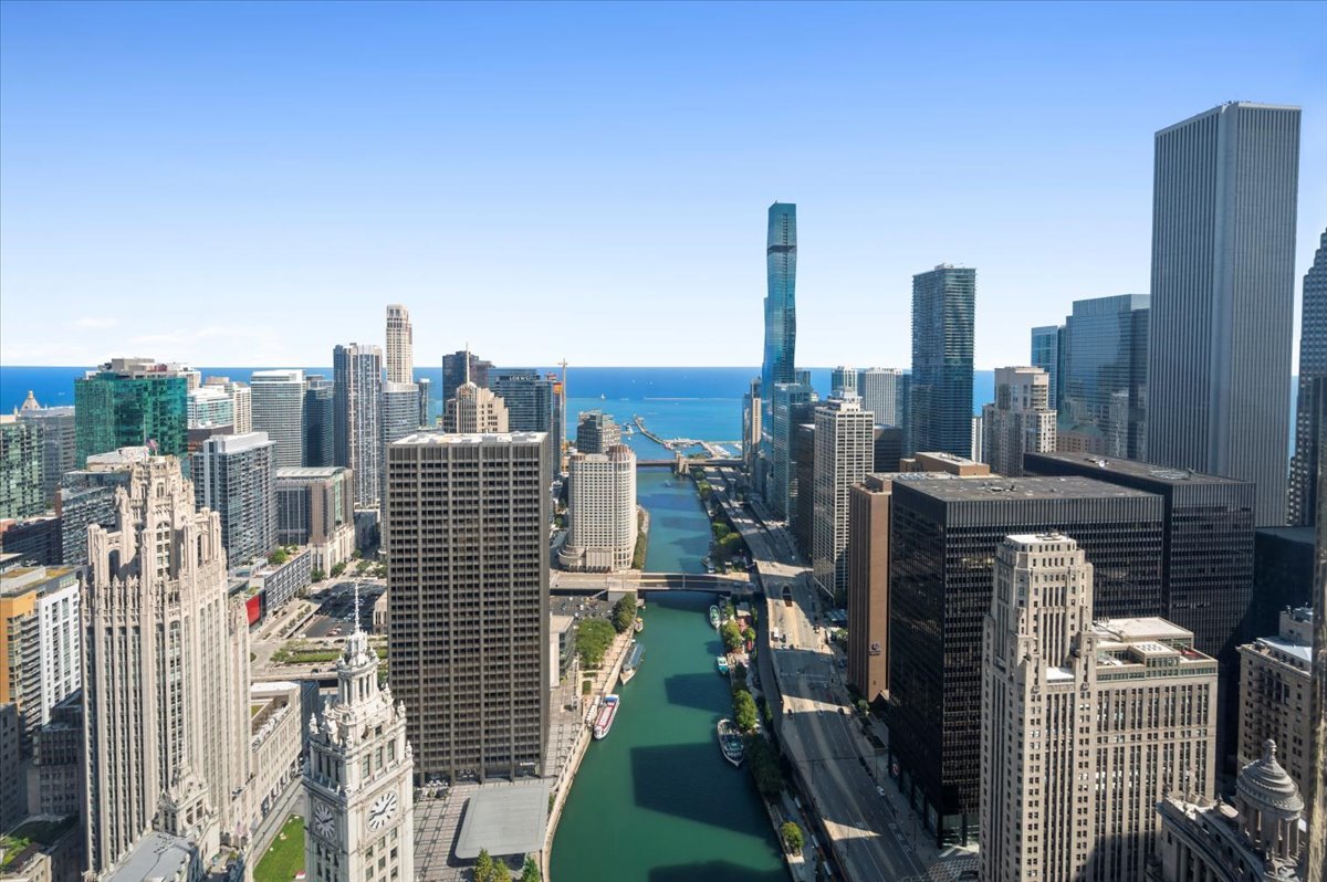 Chicago, Illinois, 60611, United States, 3 Bedrooms Bedrooms, ,5 BathroomsBathrooms,Residential,For Sale,1963980