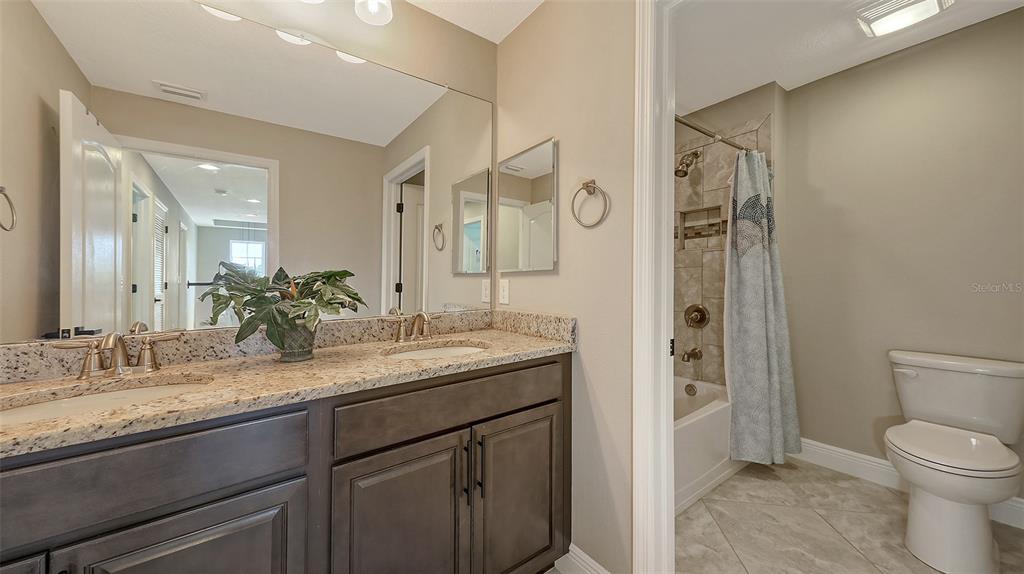 Sarasota, Florida, 34243, United States, 5 Bedrooms Bedrooms, ,4 BathroomsBathrooms,Residential,For Sale,1927282