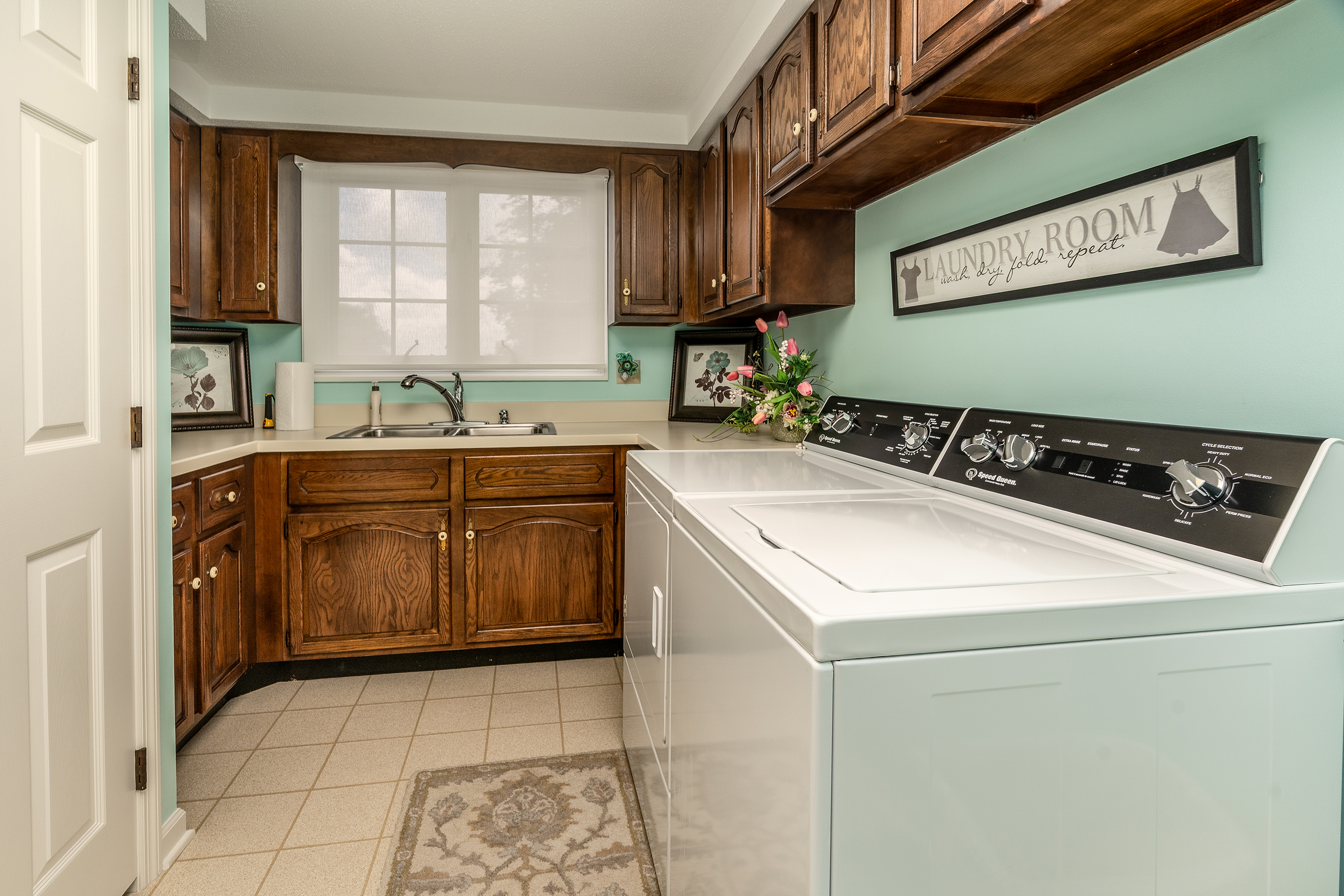 Marion, Illinois, 62959, United States, 7 Bedrooms Bedrooms, ,7 BathroomsBathrooms,Residential,For Sale,1979062