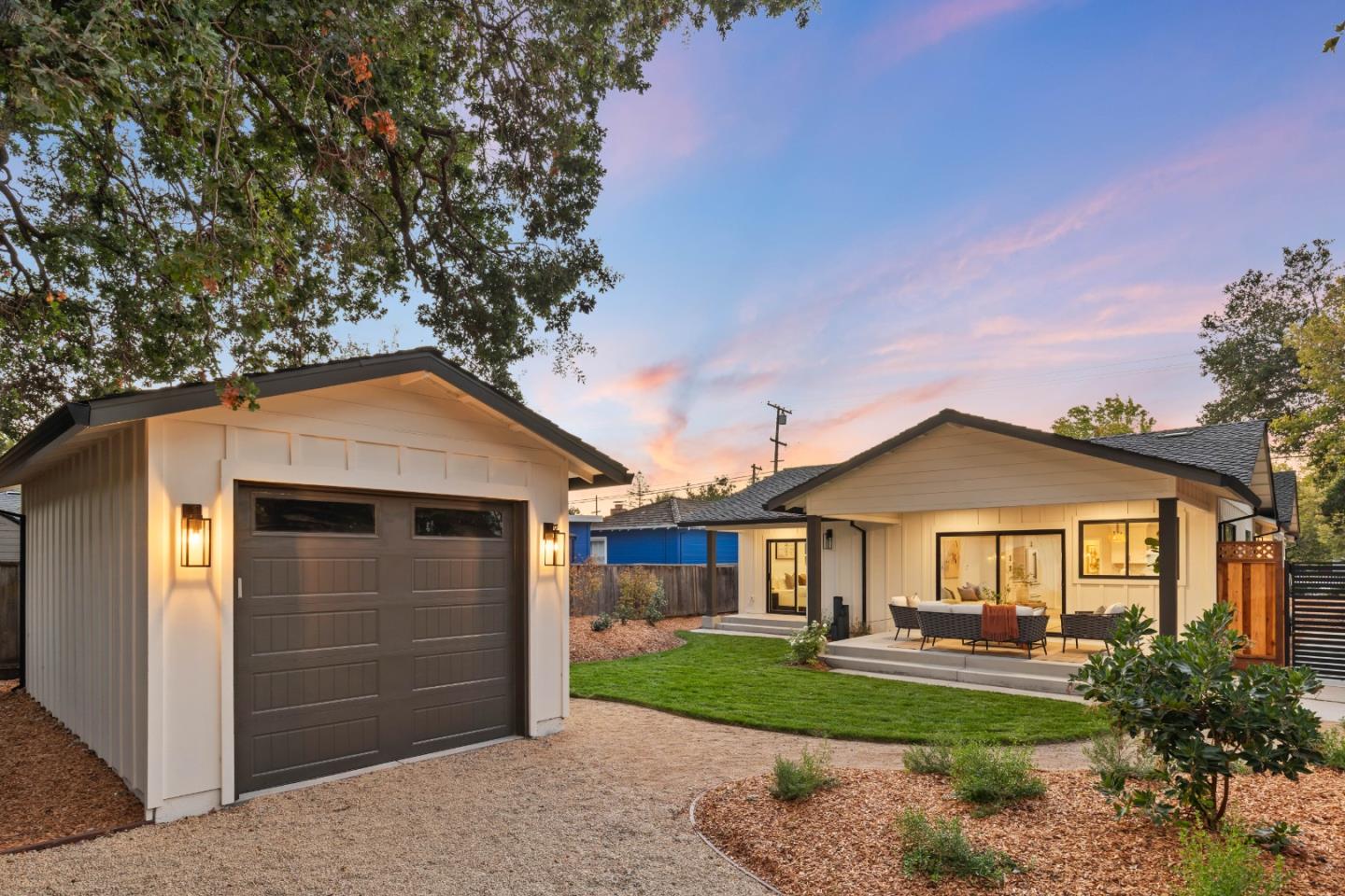 Redwood City, California, 94062, United States, 4 Bedrooms Bedrooms, ,4 BathroomsBathrooms,Residential,For Sale,1950985