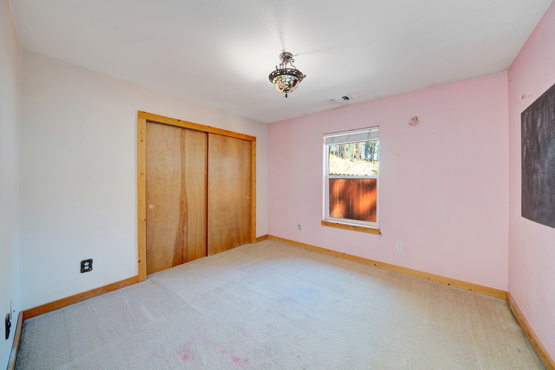  Affordable Home in the Heart of Portola, CA - 物件實景