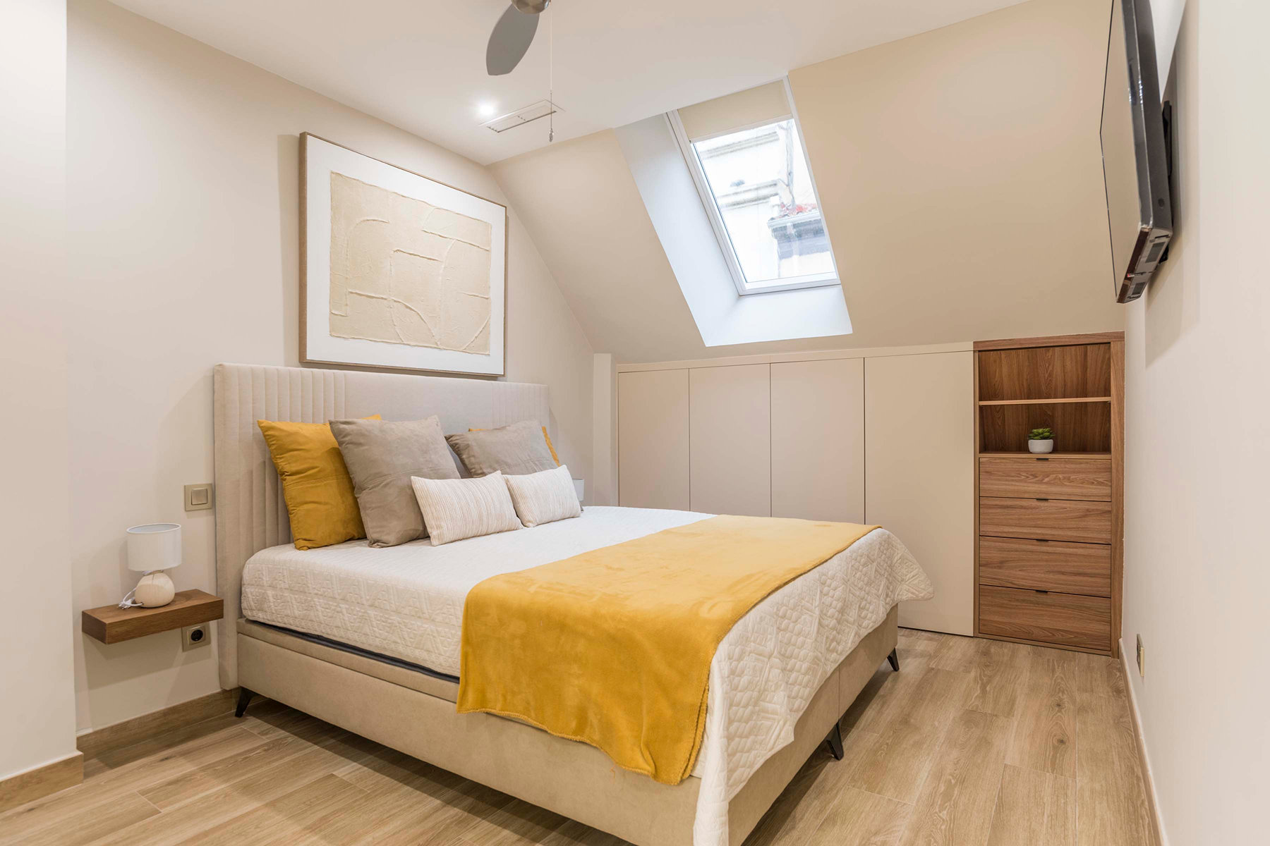  Penthouse duplex with terrace in Cortes - 物件實景