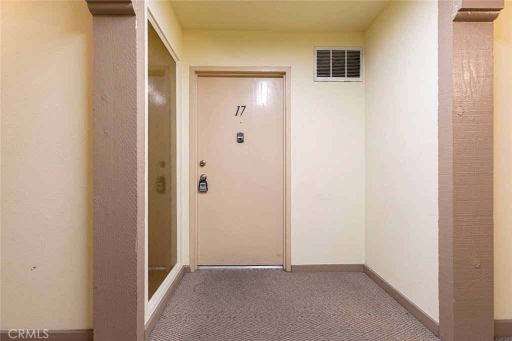 Glendale, California, 91202, United States, 2 Bedrooms Bedrooms, ,1 BathroomBathrooms,Residential,For Sale,1988969