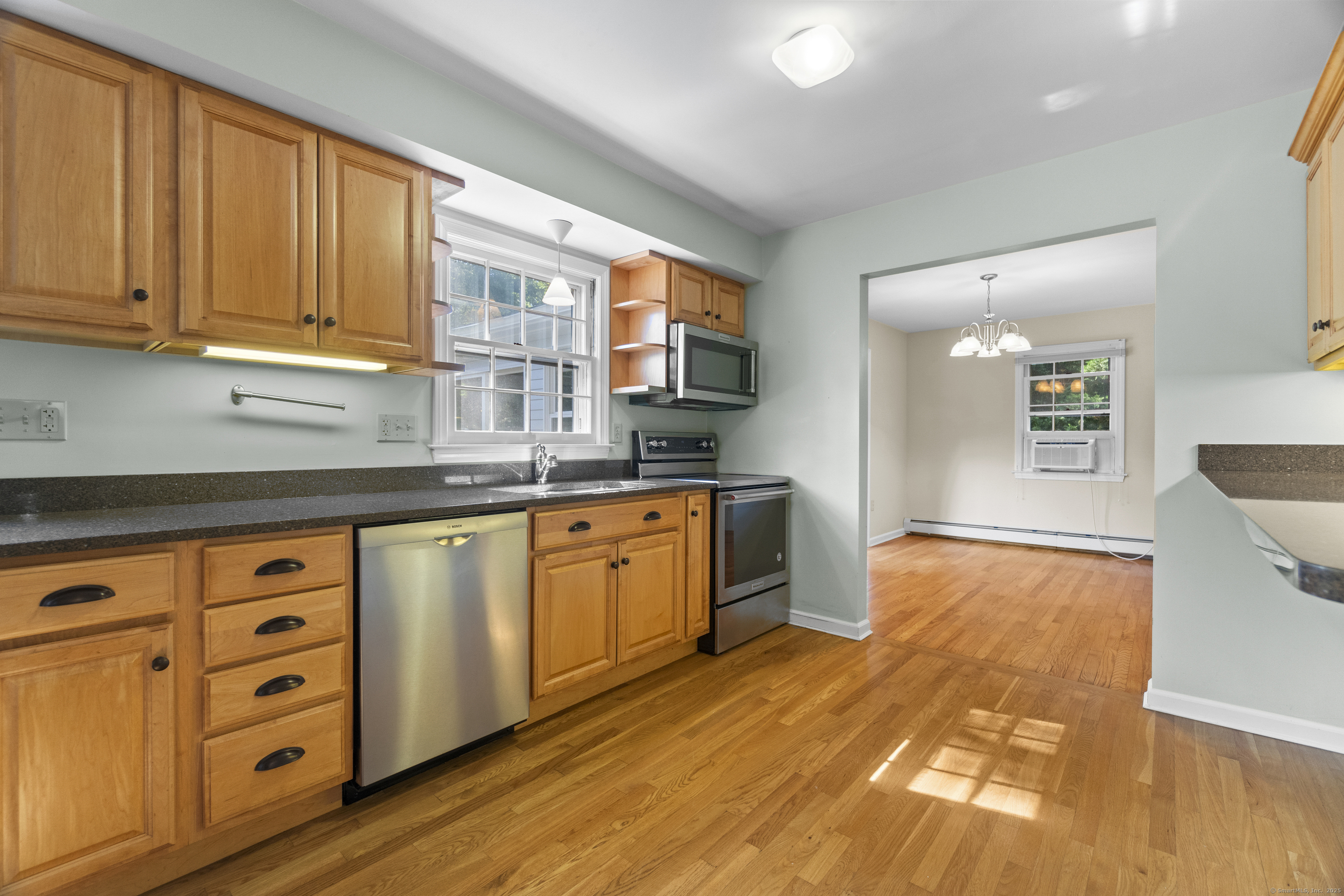 Old Lyme, Connecticut, 06371, United States, 4 Bedrooms Bedrooms, ,2 BathroomsBathrooms,Residential,For Sale,1901139