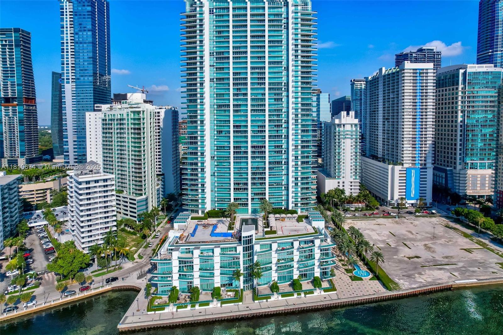 Miami, Florida, 33131, United States, 1 Bedroom Bedrooms, ,1 BathroomBathrooms,Residential,For Sale,1837622