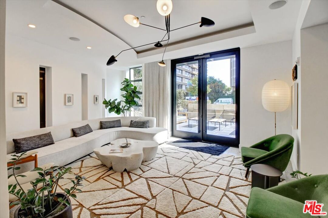 Los Angeles, California, 90024, United States, 2 Bedrooms Bedrooms, ,2 BathroomsBathrooms,Residential,For Sale,1940220