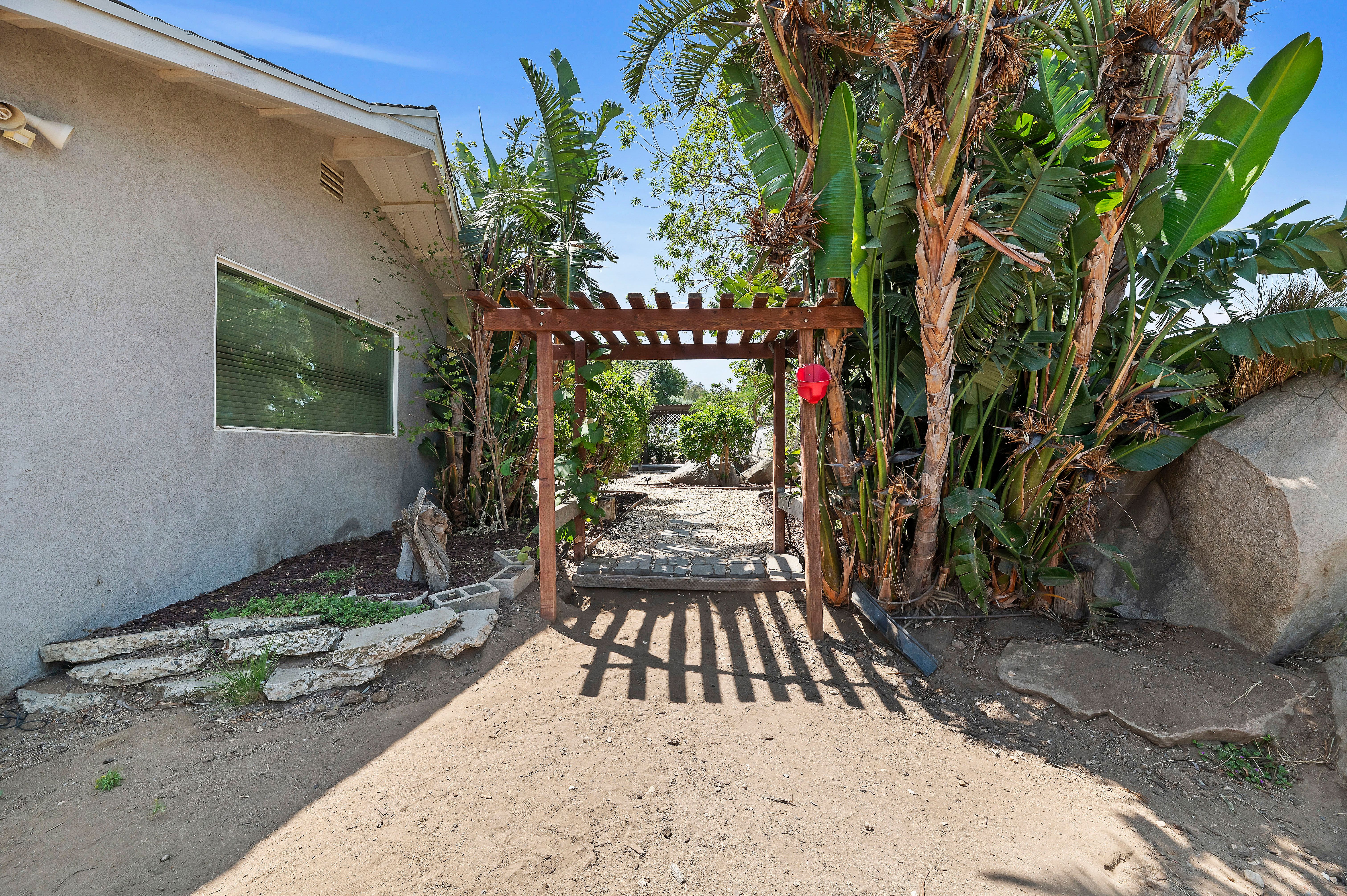  115 East Street, Norco, CA 92860 - 物件實景