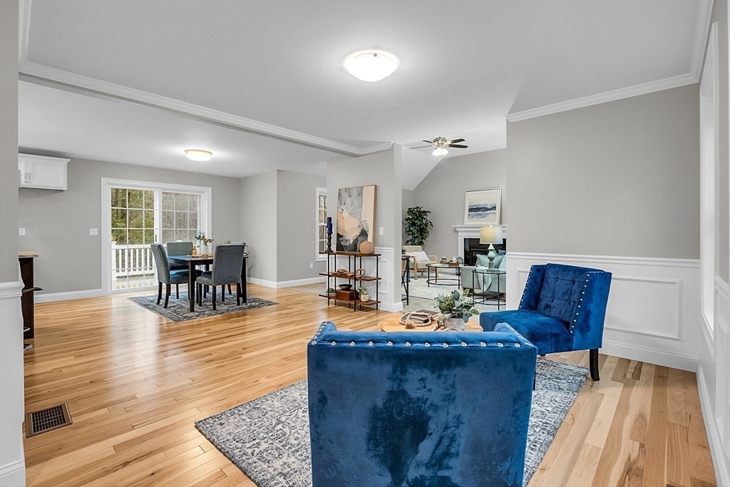 Leominster, Massachusetts, 01453, United States, 4 Bedrooms Bedrooms, ,3 BathroomsBathrooms,Residential,For Sale,1828563