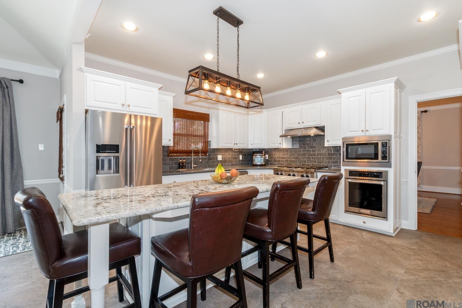 Baton Rouge, Louisiana, 70808, United States, 4 Bedrooms Bedrooms, ,3 BathroomsBathrooms,Residential,For Sale,1935637