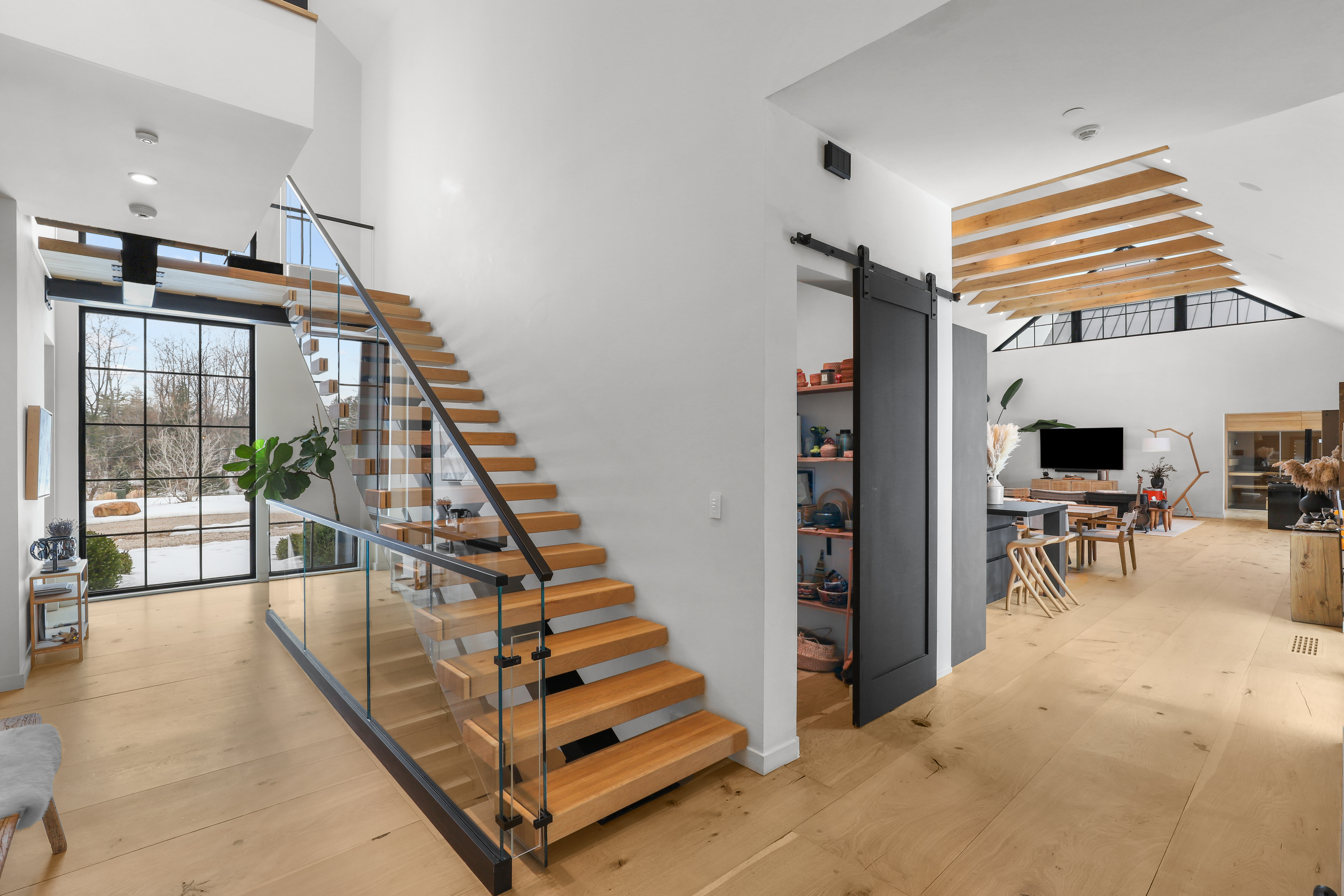  3031 Purchase Street - 物件實景